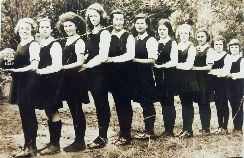 1940 Silver Tuis Basketball Team